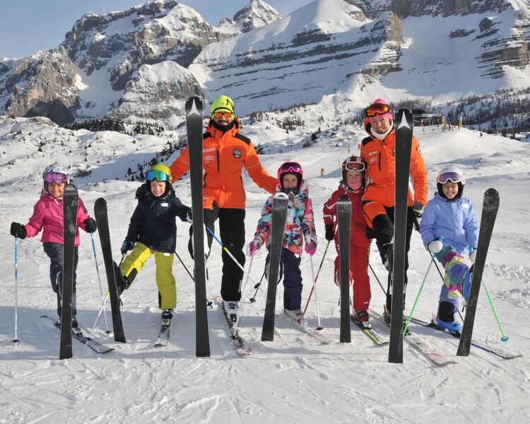 Conosci - Bambini sugli sci a Madonna di Campiglio 