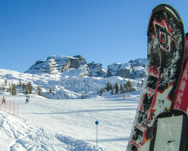 Vivi - Trentino Ski Sunrise a Madonna di Campiglio. Sugli sci all’alba!
