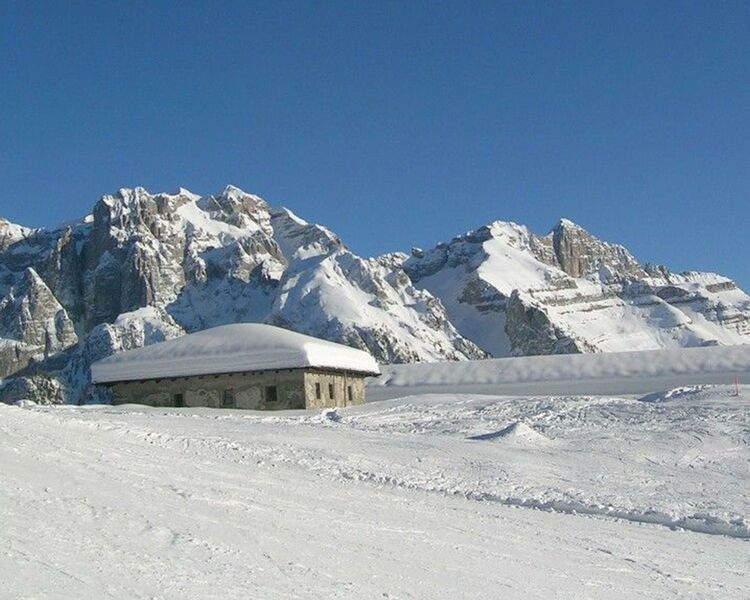 Vivi - Le più belle escursioni con le ciaspole a Madonna di Campiglio 