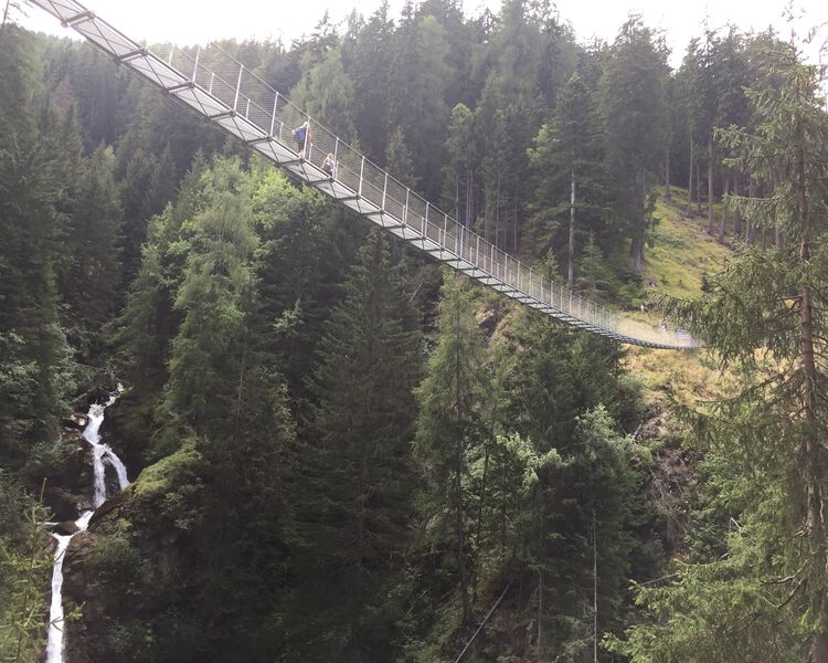 Live - Hike to the suspended Tibetan Bridge in Val di Rabbi