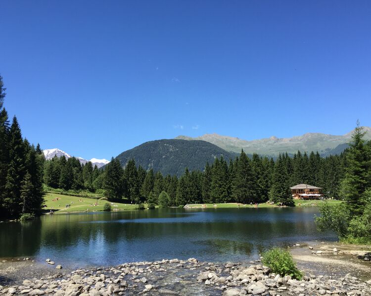 Il lago dei caprioli in Val di Sole