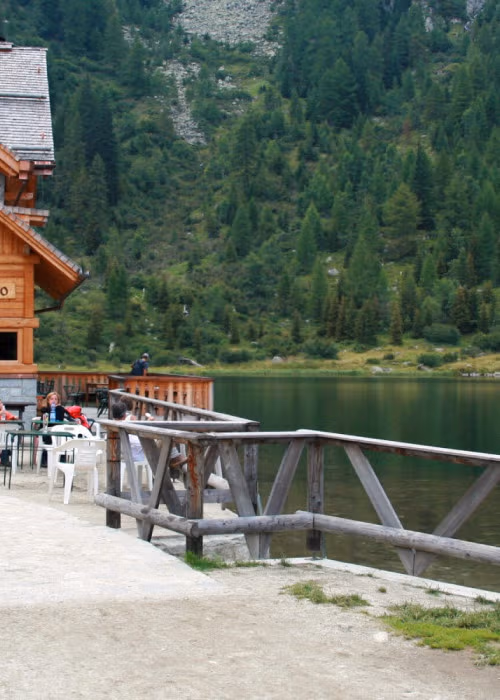 Al Lago Nambino